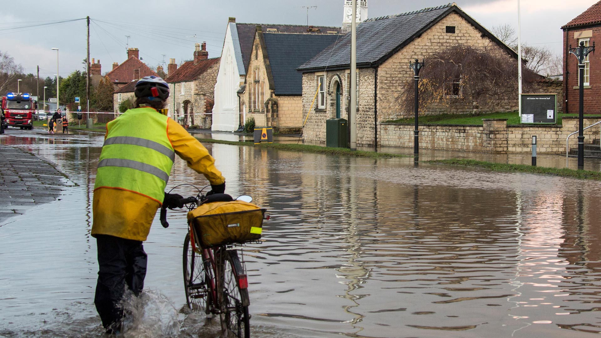 Unterstützung, wenn die Versicherung die Flutschäden nicht zahlt